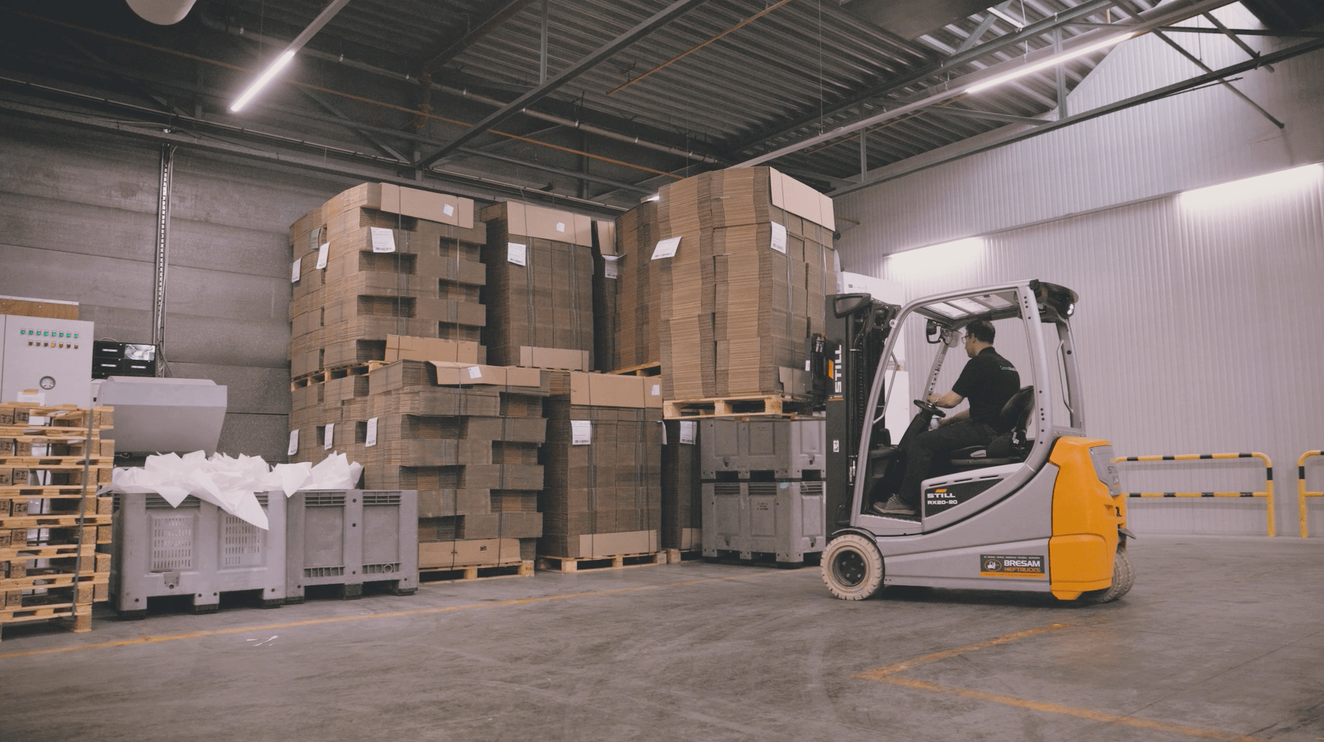 Forklift Organising Packaging